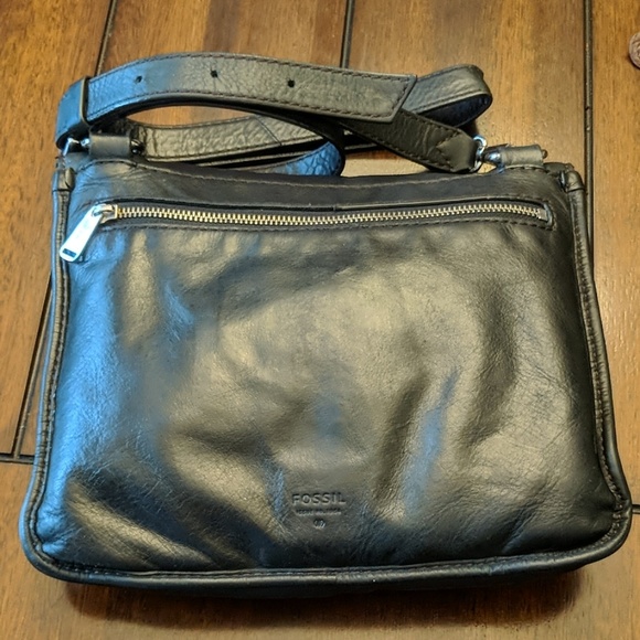 Fossil Leather Flap Crossbody - Picture 4 of 8